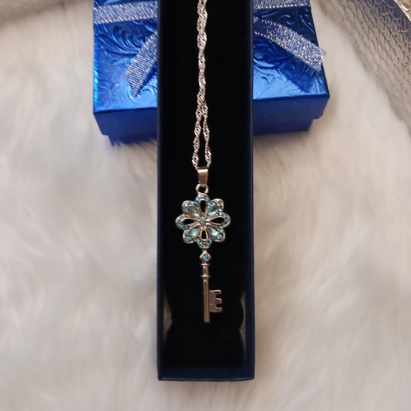 Key To My Heart Sterling Silver Pendant Necklace - Picture 12 of 13